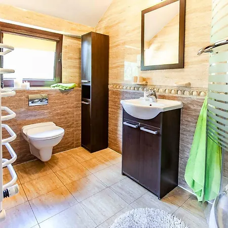 Lesniczowka Wiezyca Δωμάτια σε οικογενειακή κατοικία *