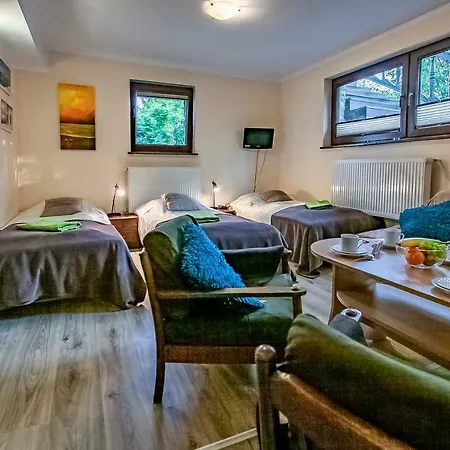 Lesniczowka Wiezyca I Homestay Szymbark (Pomerania)