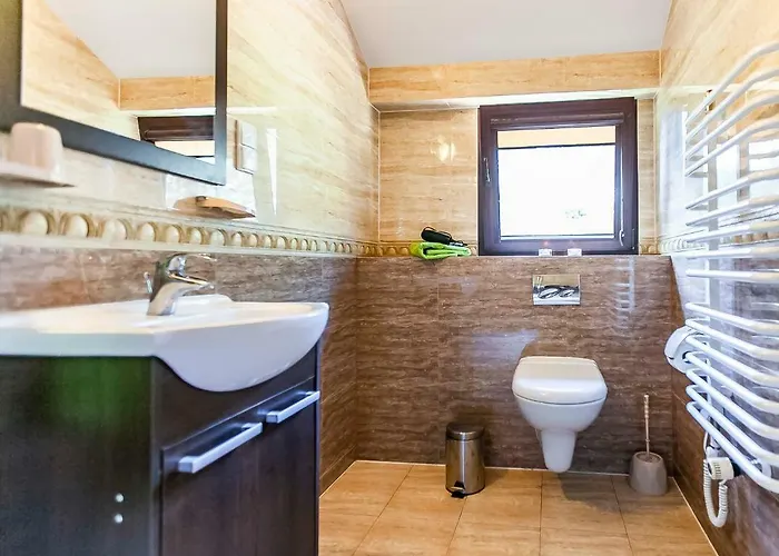 ホームステイ Lesniczowka Wiezyca シンバルク